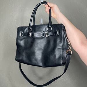 Stylish Michael Kors Handbag - Perfect for any occasion!